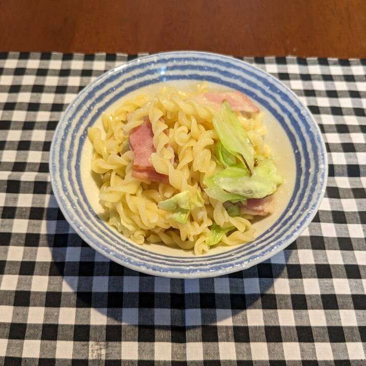 マカロニで簡単ペペロンチーノ